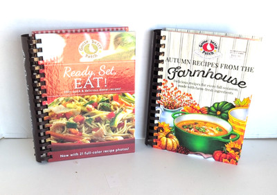 Lot 2 Vtg Gooseberry Patch Cookbooks ~ Autumn Recipes & Ready, Set, EAT! Y2K