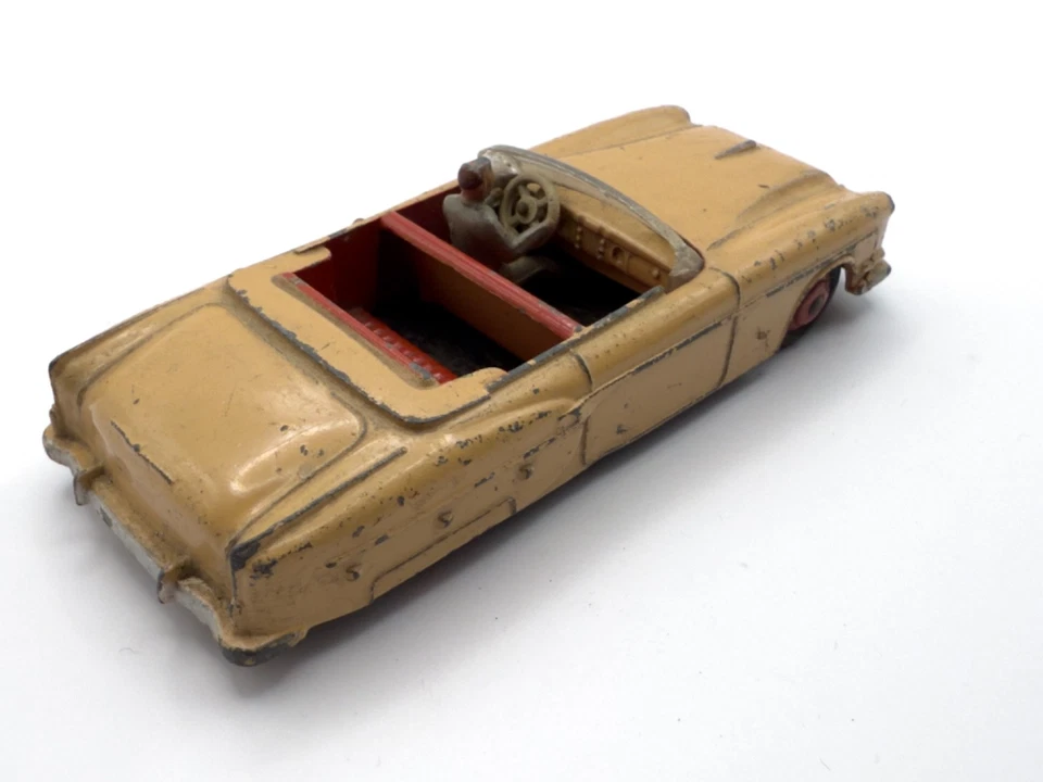 RARE ORIGINAL DINKY TOYS 132 PACKARD CONVERTIBLE DIECAST MODEL CAR TAN/RED 1955 - Image 3 of 4