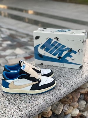 Size 9 - Jordan 1 Retro x Fragment Design x Travis Scott Low Blue