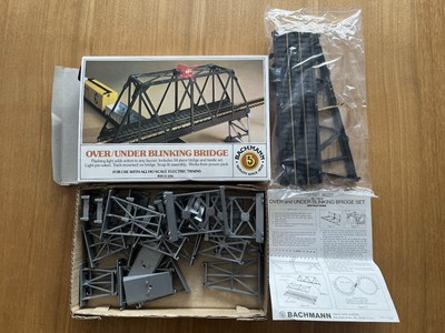 Bachmann Über/Unter Blinkbrücke 46222 für Spur HO Elektrozüge Originalverpackt Neu