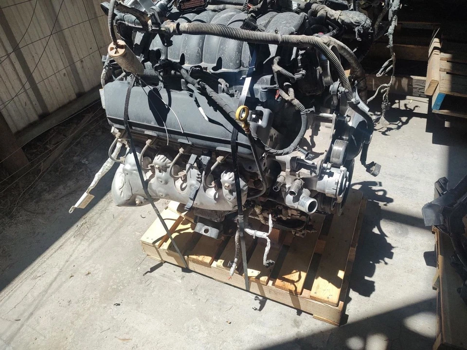 2024-2025 GMC Sierra 2500 Engine - 6.6L (VIN 7, 8th Digit) L8T, 27K Miles Foto 2 de 4