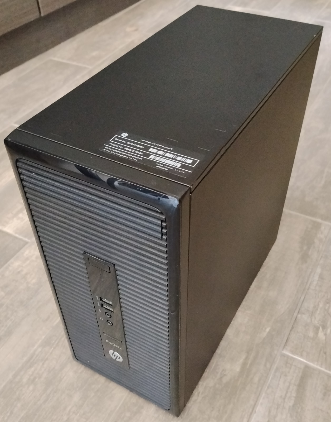 Computer desktop professionale pronto all'uso