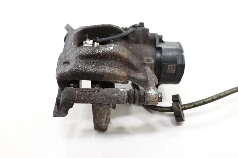 2015 - 2025 福特 Transit-350 后方左侧盘制动器原始设备制造商 MK412D251AE — 第 3/4 张图片