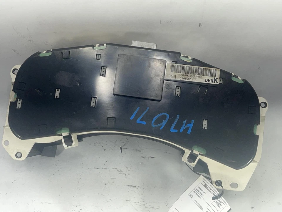 Medidor de velocímetro usado se adapta a: Chevrolet Silverado 1500 2002 camioneta clúster MPH Estados Unidos Foto 4 de 4