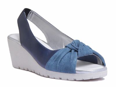 The Flexx Lamu S-Flex Slingback Keilsohle in Navy Größe UK 3 - 8