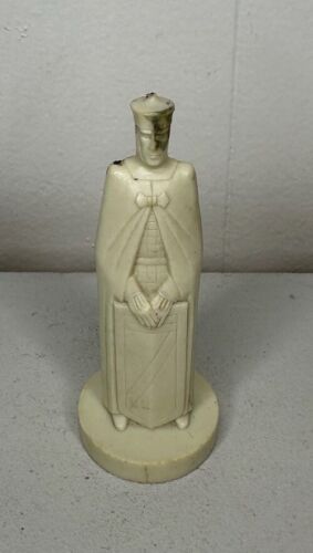 Peter Ganine Conqueror Medieval Sculpted Pawn Chess Piece Vintage 1962 White