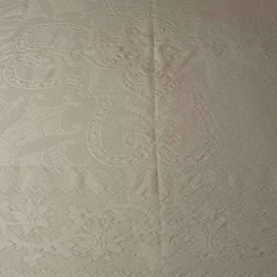 Cobertor Patrón Matelasse, Aprox 72" x 72" Pulgadas, Blanco, Vintage Foto 3 de 4