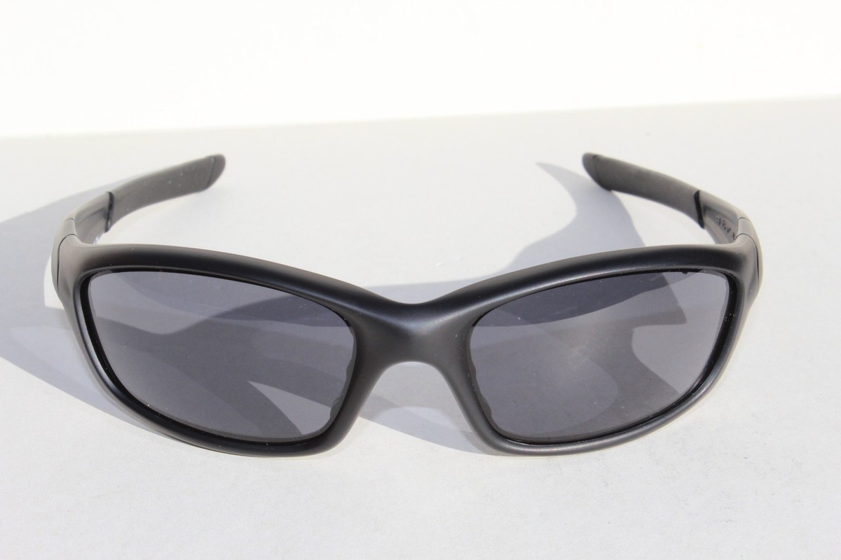 OAKLEY Straight Jacket Sunglasses Matte Black/Grey NEW OO9039 11
