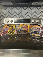 Monster Jam Marvel Lot New!! Thor Thanos Spiderman Venom Wolferine Sentineis!!