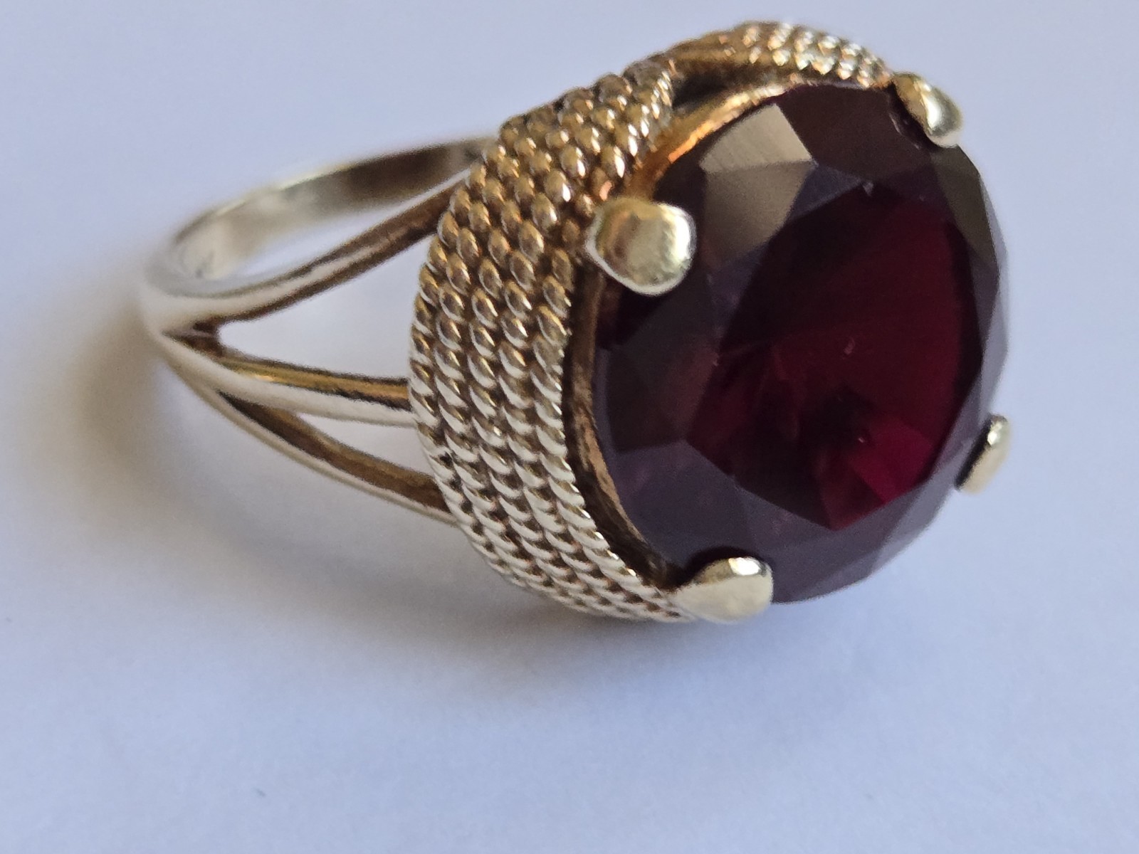Vintage 10K Solid Gold Large Ruby  Cocktail Ring-… - image 6