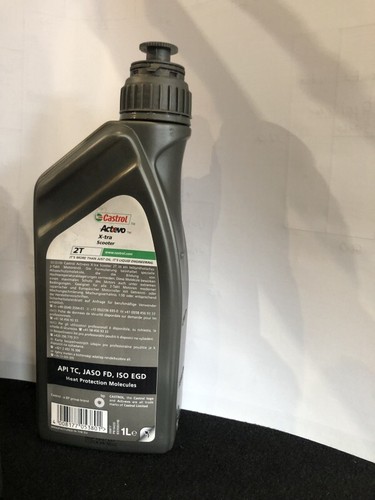 Aceite de motor Castrol Act evo Scooter 2T 1 litro nuevo - Imagen 4 de 7