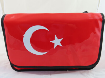 BagBase: Messenger Tasche Laptop Umhänge Schulter Collegetasche