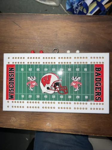 Wisconsin Badgers Vintage Custom Cribbage Board Football Field NEW hangs on wall