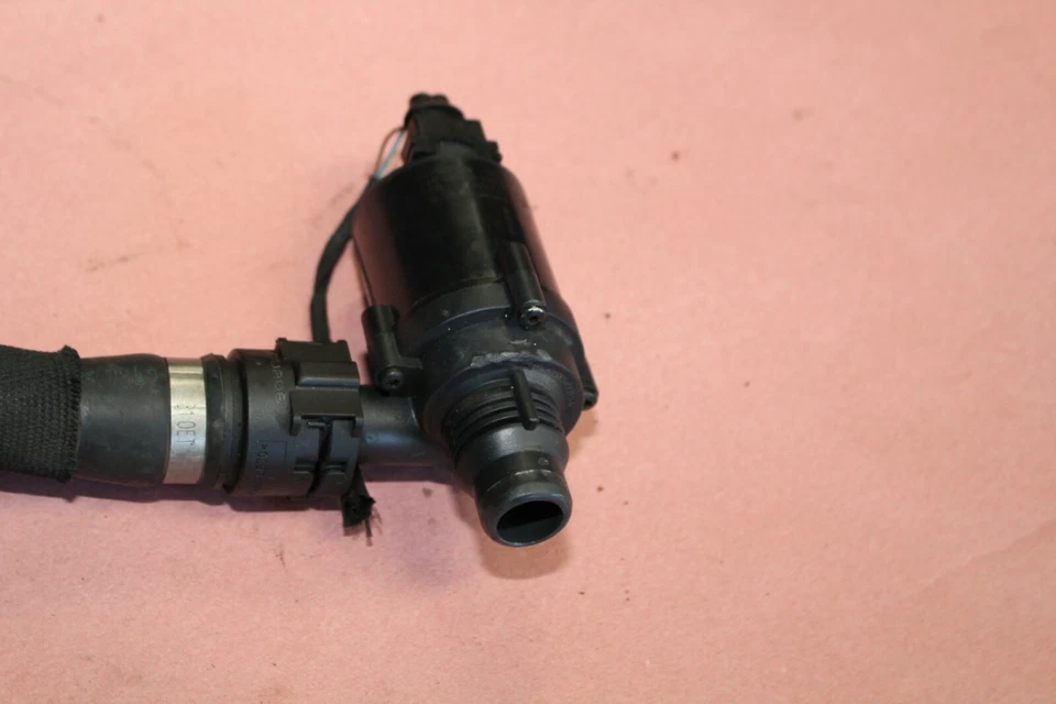 BMW 550I 2006-2007 E60 CONJUNTO BOMBA DE AGUA AUXILIAR M7197 Foto 3 de 4