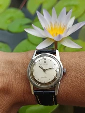 Universal Genève SPECTATOR  – Vintage Swiss Hand Wind Watch Cal. 1005