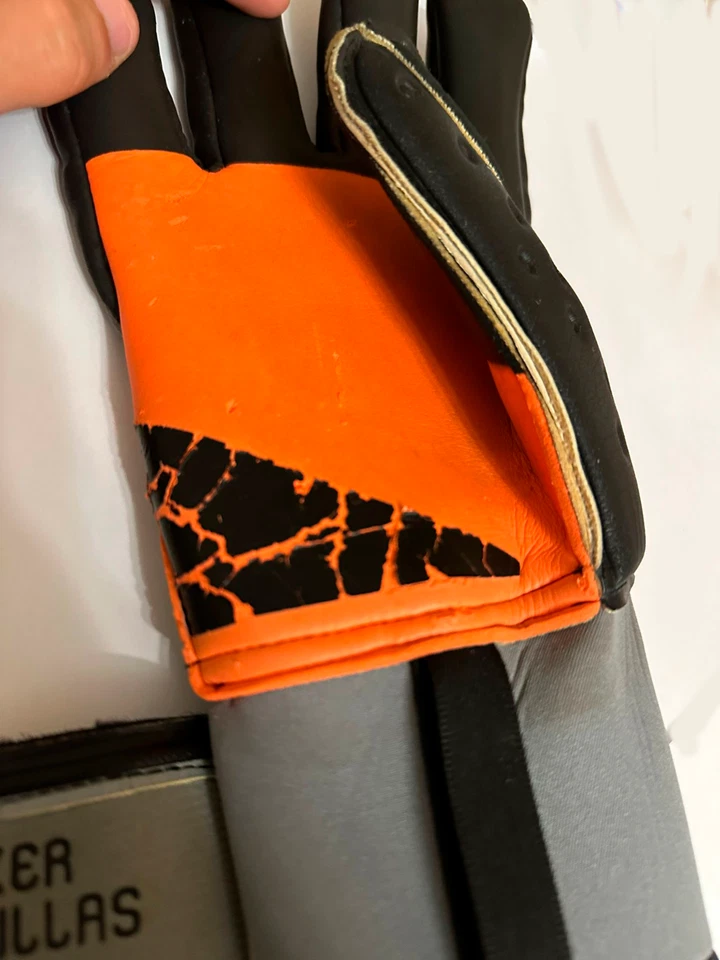 Guante usado a juego de Iker Casillas disponible para coleccionistas Foto 2 de 4