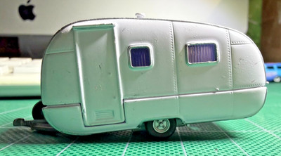 CARARAMA / HONGWELL 1/72 Cream Caravan NICE 1:72