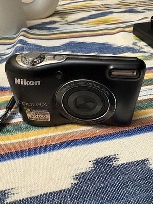 Nikon COOLPIX S3100 14.0MP Digital Camera - Black