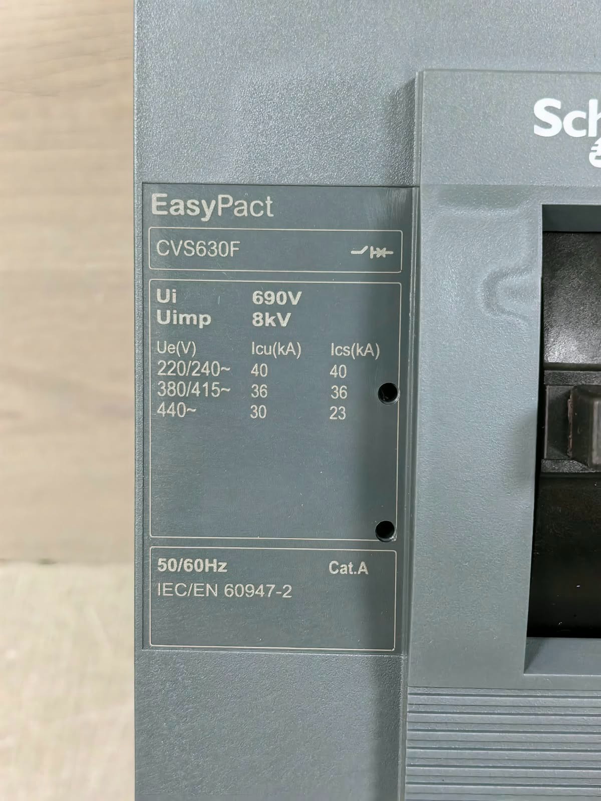 Schneider Electric LV563003 CVS630F SCHNEIDER ELECTRIC LV563003 CVS630F WITHOUT TRIP UNIT 3