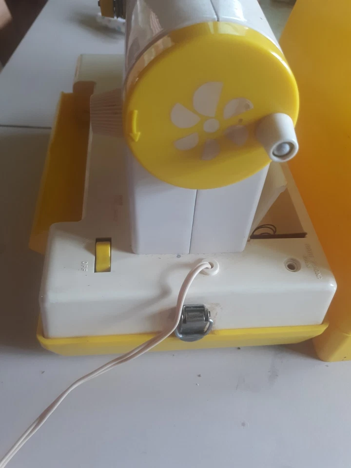 1970s Vintage Sears Daisy Yellow and White Sewing Machine with Pedal Works - Image 2 of 4