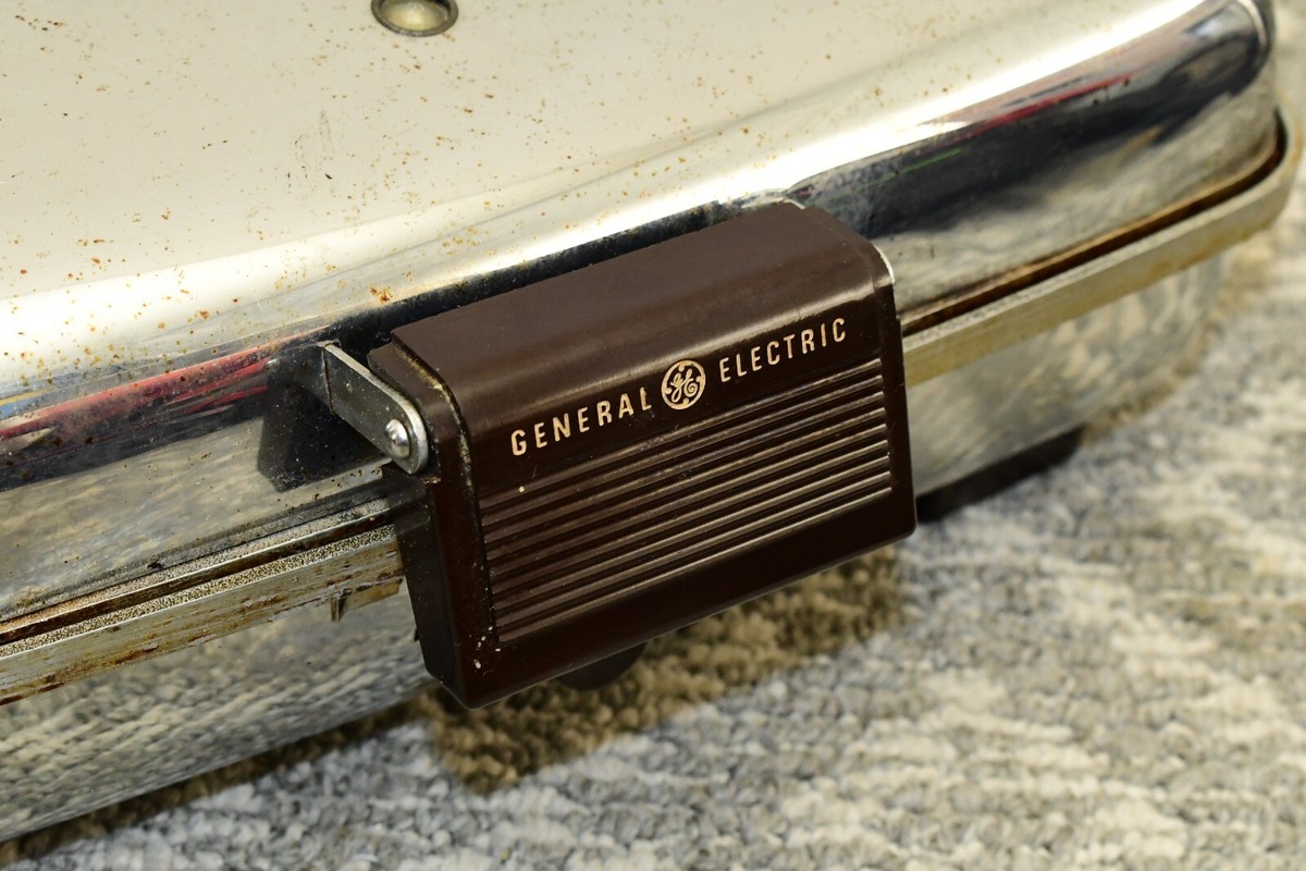 Vintage GE General Electric 179G40 Waffle Iron Maker Chrome Heavy