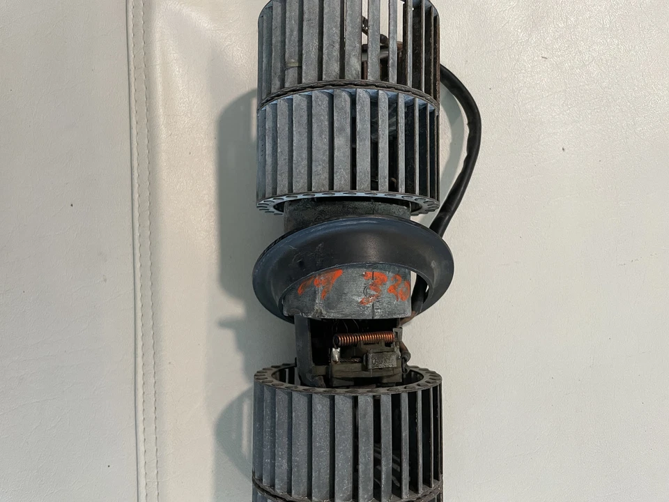 Motor soplador aire acondicionado BMW E21 (75-83) E12 (72-81) 2002 2002TII 530I 320I #64511466021 Foto 3 de 4