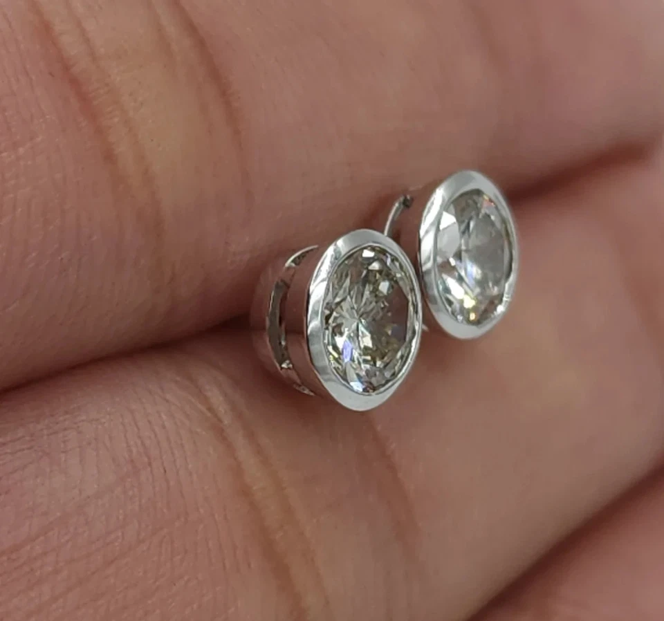 2.00 Ct Round-Cut EF/VS1 Lab Grown Diamond Bezel Stud Earring 14k White Gold - Image 4 of 4