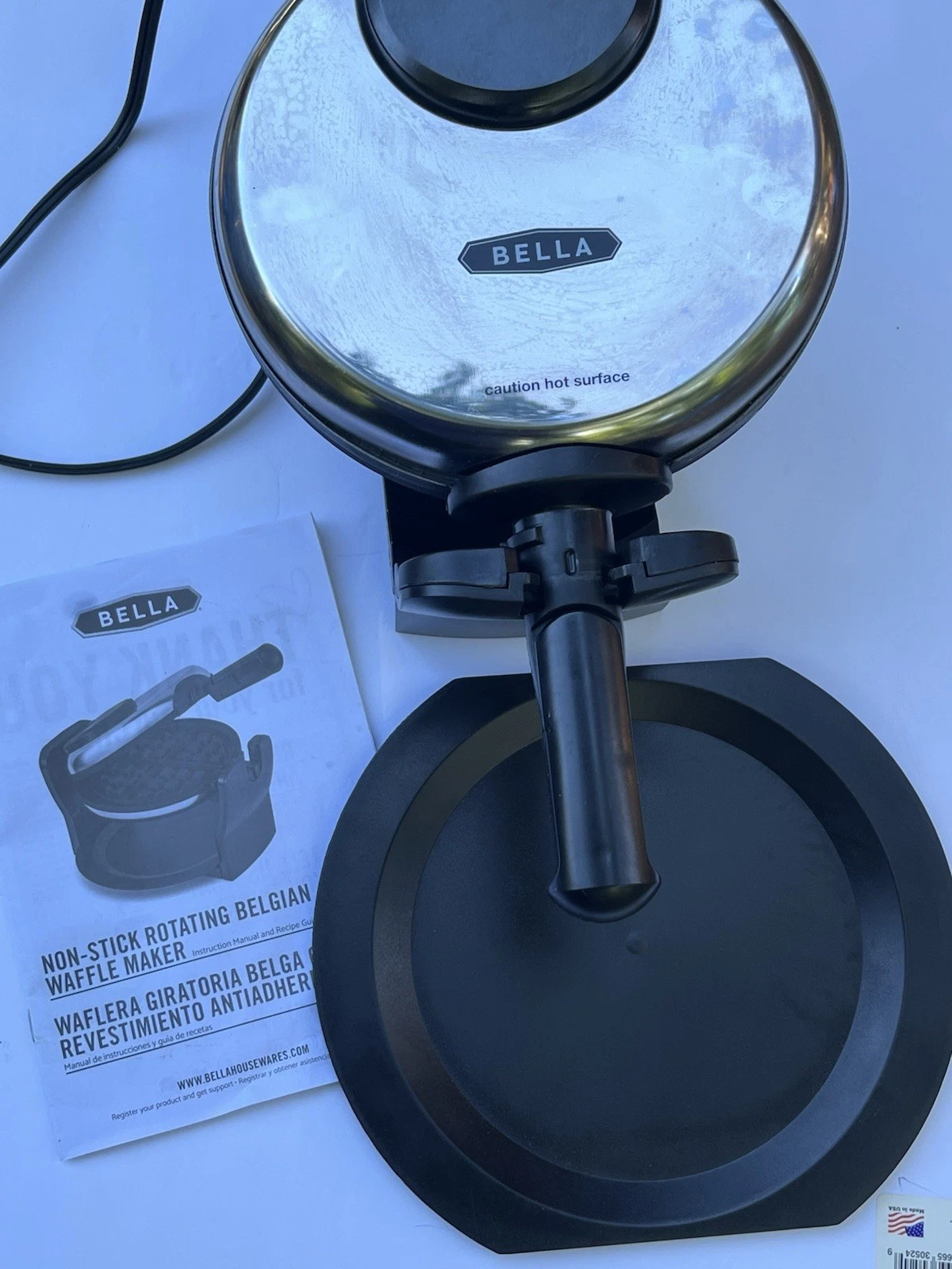 BELLA Non-Stick Rotating Belgian Waffle Maker w/ Manual Tested Works