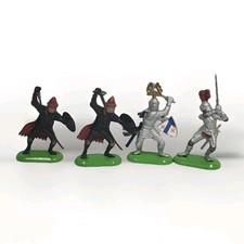 Vintage Lot of 4 Britains LTD medieval Knights 1971 Figures Mounted CC2 