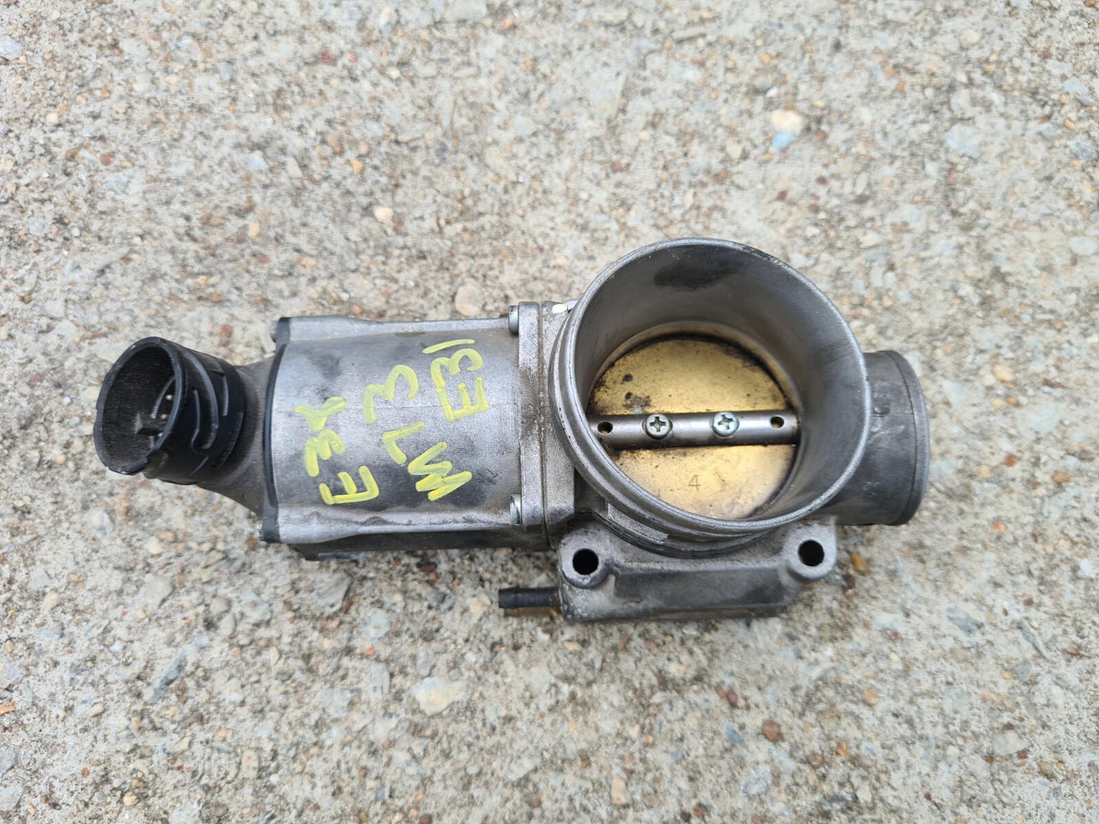 1995-1998 BMW 750iL Sedan E38 E31 850i Throttle Body Assembly 
