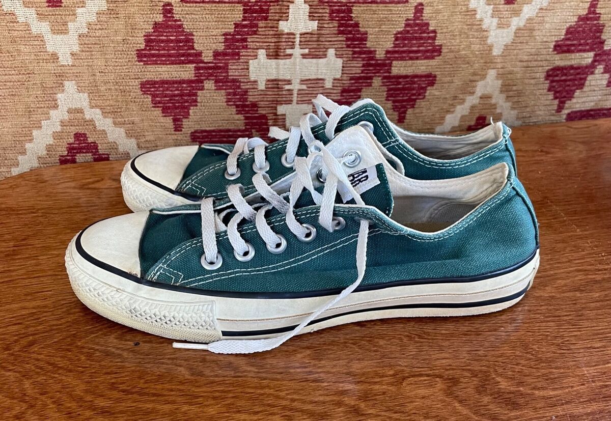 vintage 90s Converse low top Chuck Taylor made in USA size 7 vintage 90s Converse low top Chuck Taylor made in USA size 7