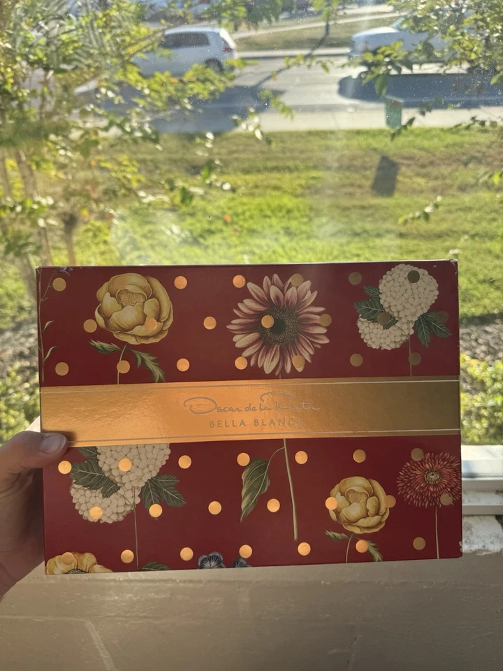 Bella Blanca de Oscar De La Renta, Juego de regalo de 3 piezas para mujer Foto 2 de 2