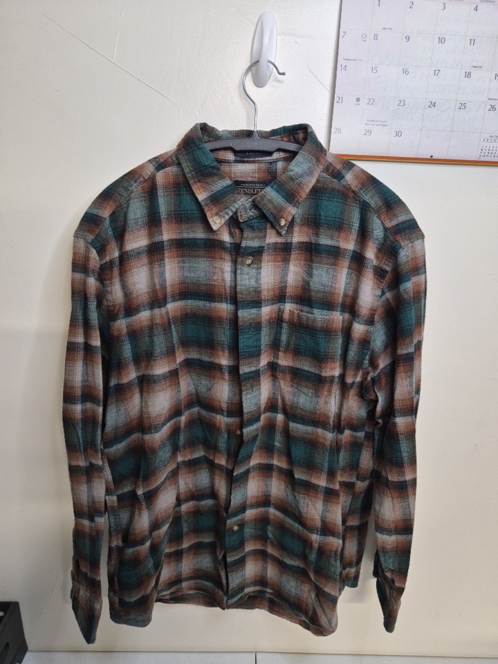 Pendleton Men Button Down Flannel Shirt M Plaid G… - image 7