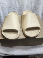 Size 7 adidas Yeezy Slides 'Desert Sand' FW6344