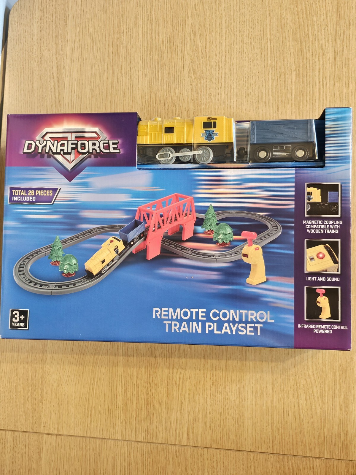 BNWT. Dynaforce Light & Sound Remote Control Train Set. image 3