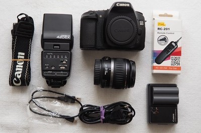DSLR Canon EOS 30D 8.2MP (Kit mit EF-S 18-55mm Objektiv)für Kenner.