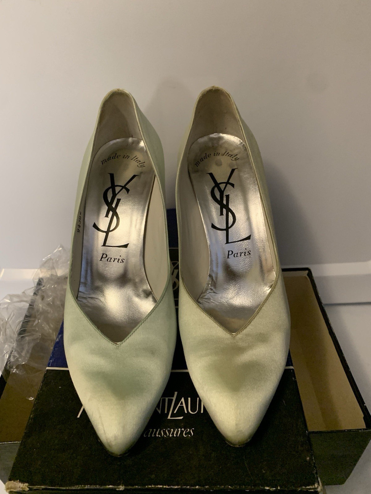 YVES SAINT LAURENT Womens Sz 8.5M Satin Heel thumbnail 6