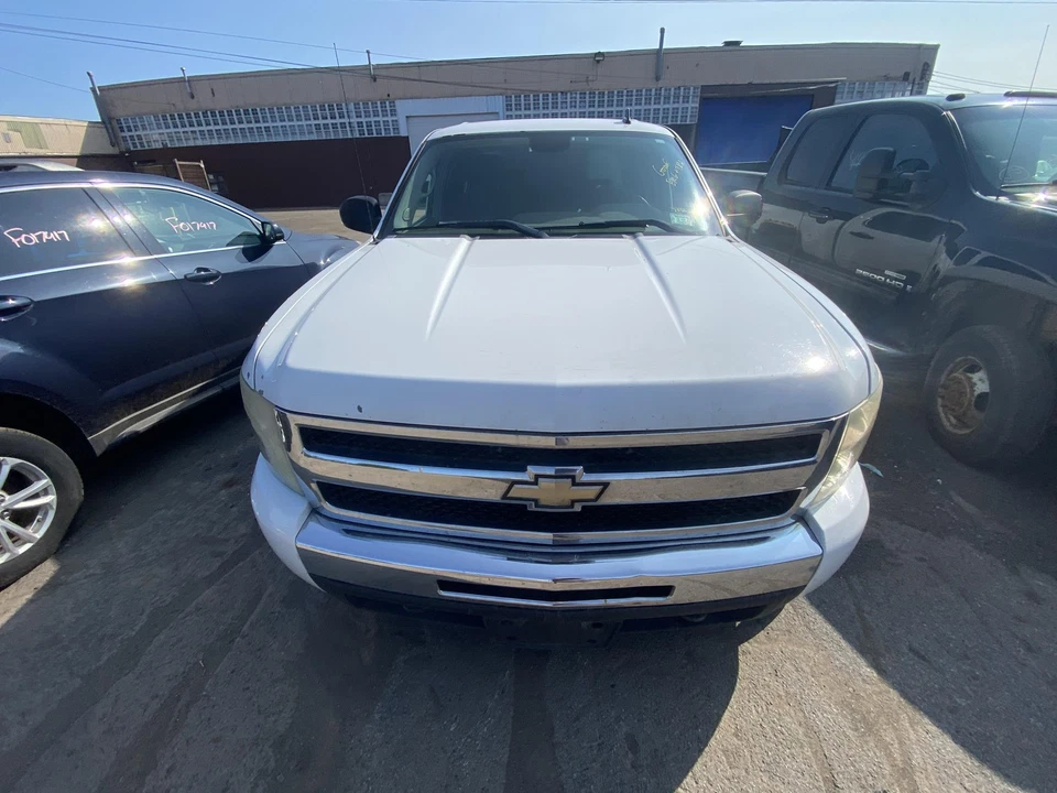 Used Front Upper Center Console fits: 2011 Chevrolet Silverado 1500 pickup roof - Image 3 of 4