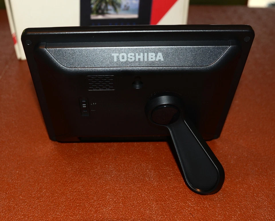 TOSHIBA Tekbright 7" Black Digital Photo Frame 64mb Boxed - Image 2 of 4
