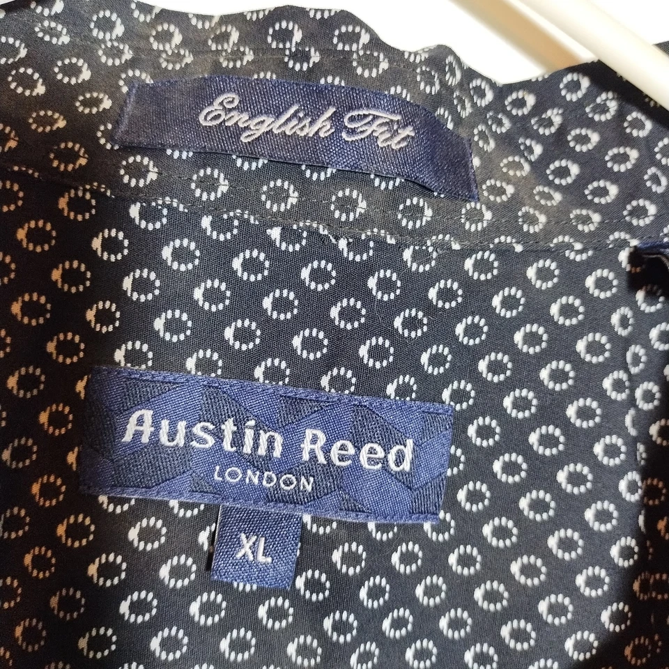 Austin Reed London Men XL Platinum Black Geometric Short Sleeve Button Up Shirt - Image 2 of 4