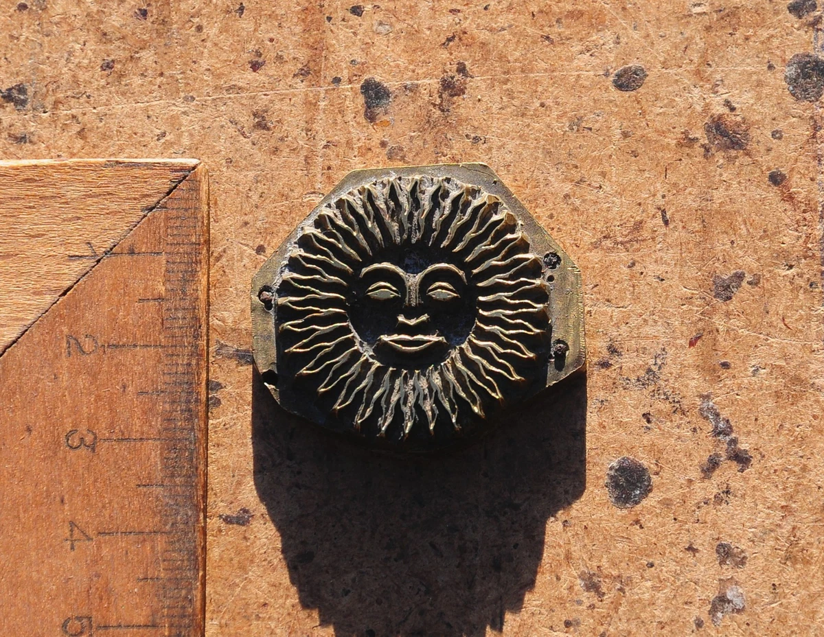 Messingornament Prägeornament Messing Buchbinder Jugendstil Blindprägen Sonne