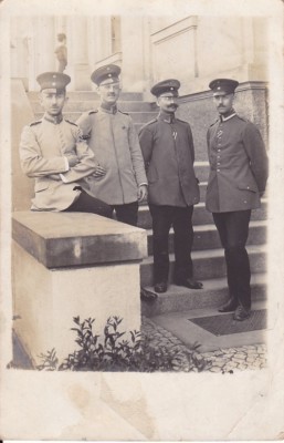 ancient postcard, photo postcard Dresden 4 soldiers standing on a staircase 1917