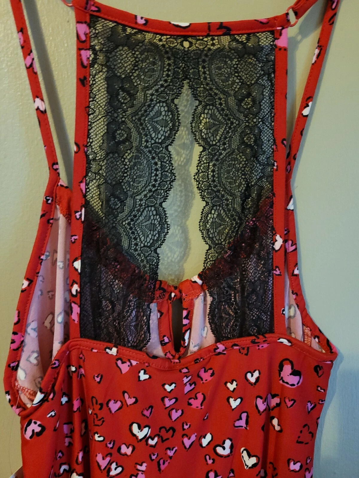 UNDERCOVER ABITO CHEMISE TESORI SEGRETI CUORI ROSSI PIZZO NERO RASOIO SCHIENA NUOVO CON ETICHETTE TAGLIA M