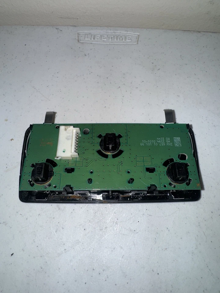 BMW ACTIVEHYBRID 5 2012-2016 - Luz de lectura interior cúpula central trasera 9163699 Foto 3 de 4