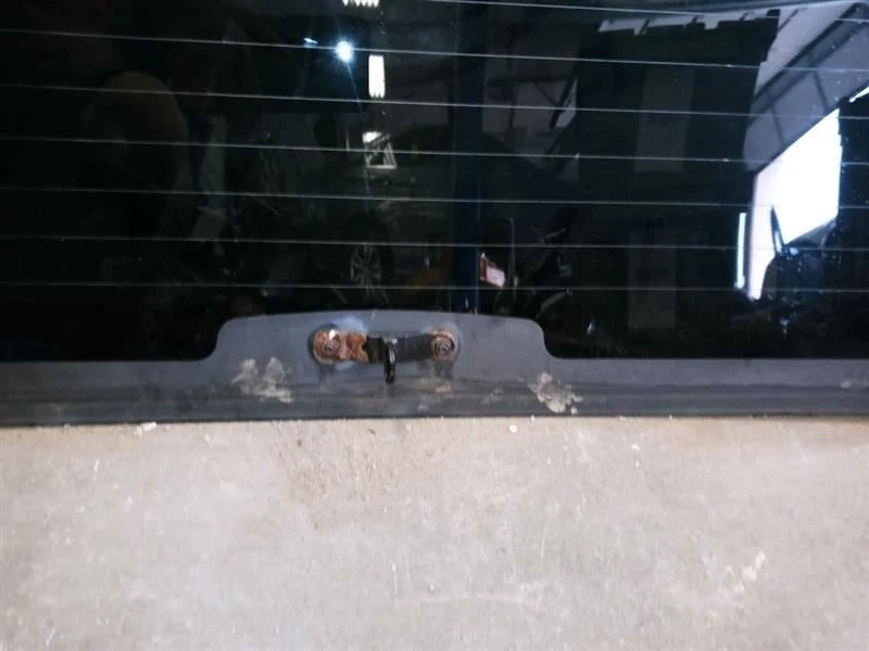 2007 NISSAN ARMADA REAR TAILGATE LIFTGATE ASSEMBLY POWER LIFT OEM USED - Image 4 of 4