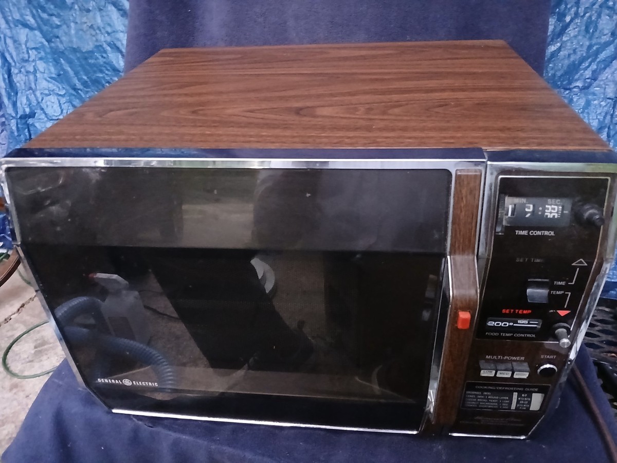 RARE 1980 GE Chrome/Faux Wood w.Flip Clock Timer Microwave Oven