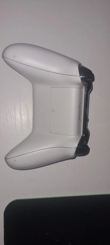 Microsoft  Controller Wireless  per Microsoft Xbox One - Bianco - Immagine 2 di 2