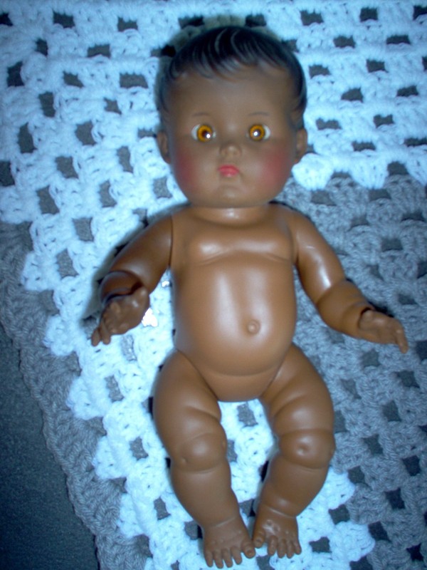 Vintage 1956 Black Sun Rubber doll, ex condition