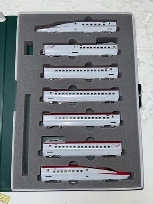 KATO E6 Series Akita Shinkansen Komachi 7-Car Set N-Gauge el Train