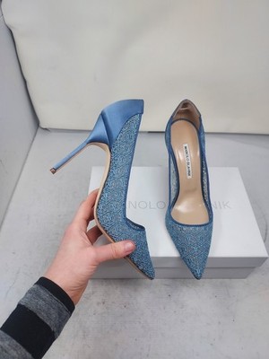 Manolo Blahnik EU 39 US 9 WOMENS New Blue Lace Dentelle Satin Pump